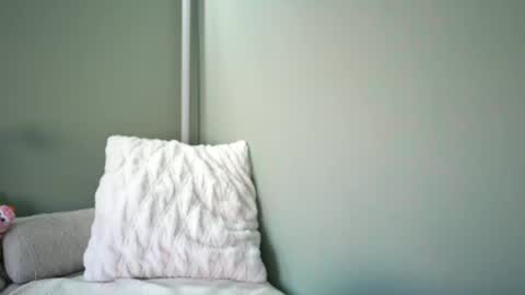 Ms Paradise online show from December 10, 9:00 pm