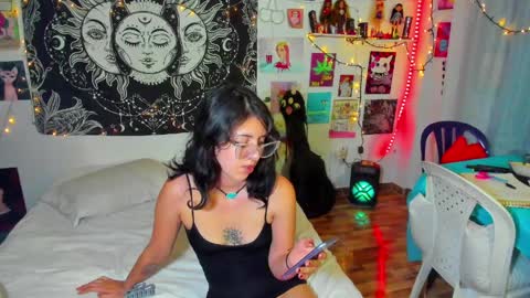 Isabella Cherry online show from April 2, 1:36 am