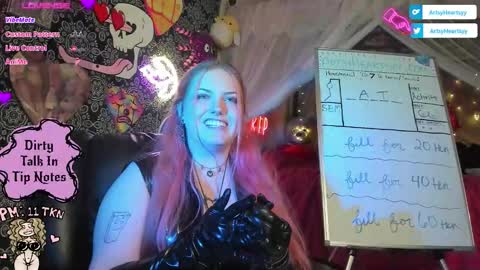 ArtsyHeartsyy online show from November 4, 2:32 am