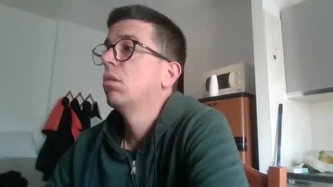 Snapshot of arturpaulval chatting on March 23, 3:49 pm arturpaulval online show from March 23, 3:49 pm