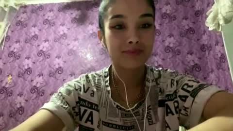 Amina online show from December 22, 7:00 pm