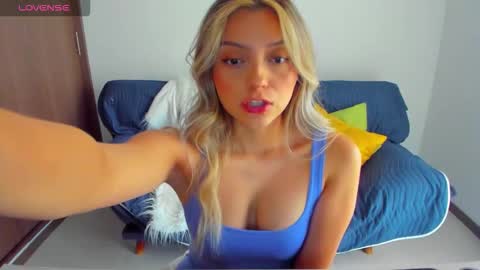 Snapshot of ary_cam230 chatting on October 12, 9:36 pm Zahaara online show from October 12, 9:36 pm