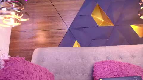 Snapshot of ary_hanna chatting on July 6, 3:03 pm sofia online show from July 6, 3:03 pm
