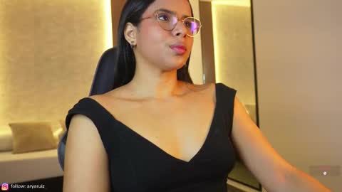 Arya online show from October 15, 1:22 pm