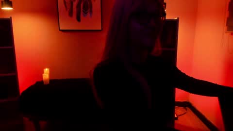 Asami  online show from January 28, 9:40 pm