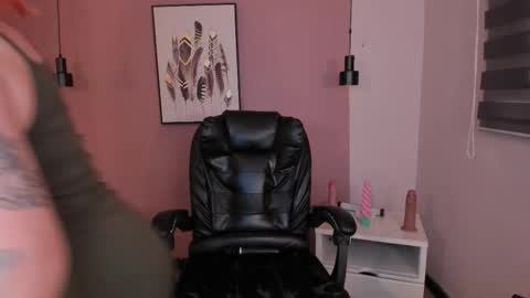 Asami  online show from October 25, 8:25 pm