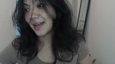 Snapshot of asaray_t chatting on March 5, 12:17 am Saray online show from March 5, 12:17 am
