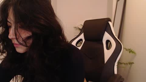 Snapshot of asaray_t chatting on March 31, 12:38 pm Saray online show from March 31, 12:38 pm