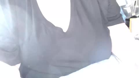 Snapshot of asecretyoumustkeep chatting on November 18, 2:21 pm a secret you must keep online show from November 18, 2:21 pm