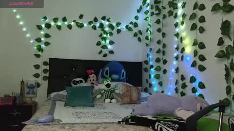 Snapshot of asenaesmee chatting on May 14, 11:33 pm Asena online show from May 14, 11:33 pm