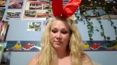 Snapshot of ash0ley chatting on October 30, 10:21 pm ash0ley online show from October 30, 10:21 pm