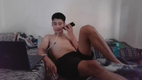 Snapshot of ash2730 chatting on June 20, 11:57 am ash2730 online show from June 20, 11:57 am