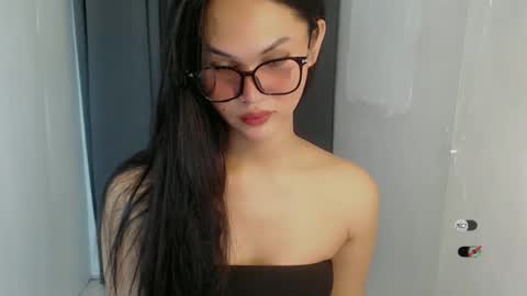 Snapshot of ash_sexdoll chatting on April 7, 4:46 am ASH online show from April 7, 4:46 am