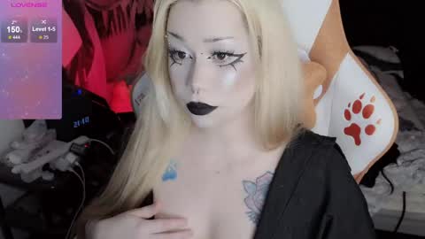 Snapshot of asha_nekooo chatting on May 24, 10:15 pm Sasha next stream December 4st at 0000- 0030 am German time online show from May 24, 10:15 pm