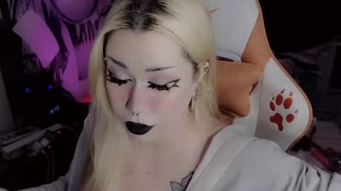 Snapshot of asha_nekooo chatting on June 21, 10:34 pm Sasha next stream December 4st at 0000- 0030 am German time online show from June 21, 10:34 pm