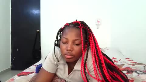 Snapshot of ashaichious chatting on March 25, 9:43 pm Ebonie Rose online show from March 25, 9:43 pm