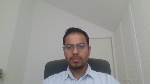 Snapshot of asharma1984xyz chatting on June 3, 6:38 am asharma1984xyz online show from June 3, 6:38 am