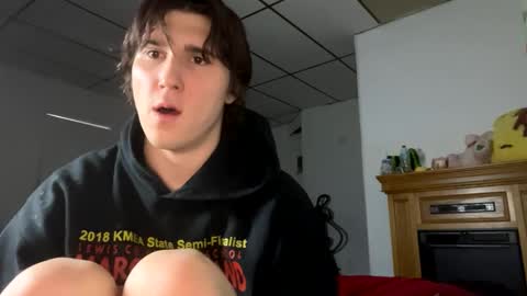 Snapshot of ashbuyersss chatting on February 3, 6:24 am ashbuyersss online show from February 3, 6:24 am