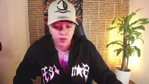 asher_addams__ online show from July 7, 7:23 am