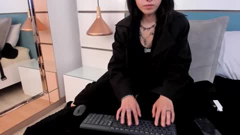 Ashkoreh online show from November 9, 7:56 pm