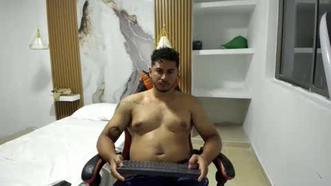Snapshot of ashlan_king chatting on May 1, 4:17 am ashlan_king online show from May 1, 4:17 am