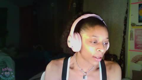 Snapshot of ashledaniella chatting on February 2, 5:53 am Ashle online show from February 2, 5:53 am