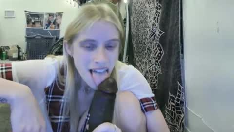 Ashlee Wolf online show from November 11, 10:10 pm