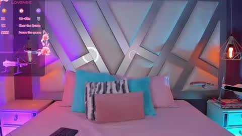 Snapshot of ashleey_bell_ chatting on July 28, 4:39 pm Ashley online show from July 28, 4:39 pm