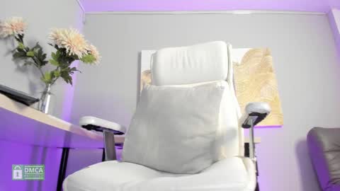 Ashley online show from February 9, 10:20 am