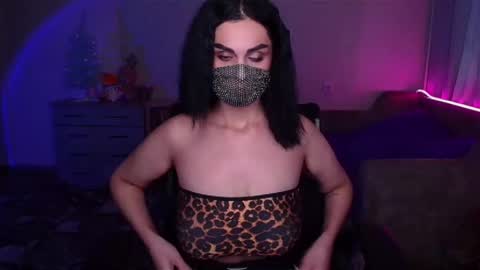 Snapshot of ashley__cooper__ chatting on January 12, 8:14 am   Yasmina   online show from January 12, 8:14 am