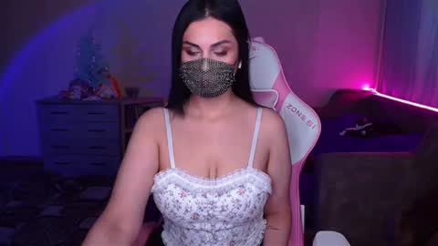 Snapshot of ashley__cooper__ chatting on February 2, 4:59 am   Yasmina   online show from February 2, 4:59 am