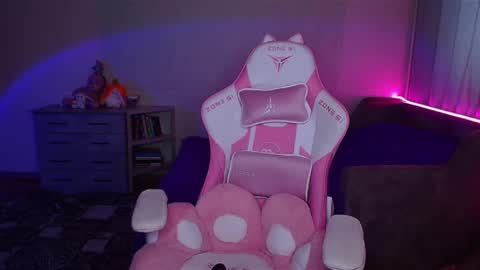 Snapshot of ashley__cooper__ chatting on February 22, 5:44 am   Yasmina   online show from February 22, 5:44 am