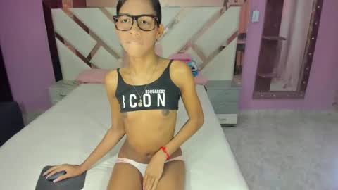 ashley_alexa online show from March 18, 4:10 pm