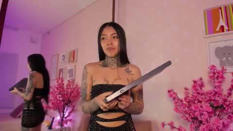 Snapshot of ashley_blum_ chatting on February 26, 12:15 pm ashley_blum_ online show from February 26, 12:15 pm