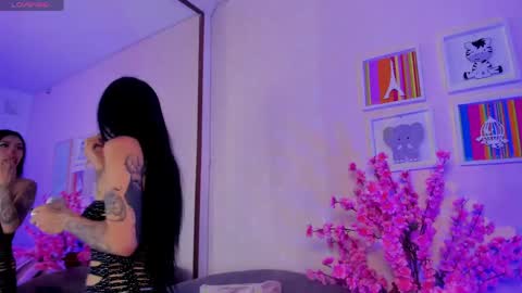 ashley_blum_ online show from April 18, 12:09 pm