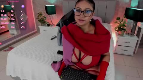 Snapshot of ashley_bruche chatting on February 19, 12:00 pm Ashleyy online show from February 19, 12:00 pm