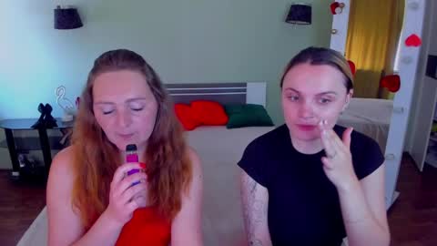 Snapshot of ashley_crashly chatting on June 1, 7:54 am Alina online show from June 1, 7:54 am