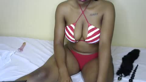 Snapshot of ashley_destinty chatting on February 18, 6:53 am ashley_destinty online show from February 18, 6:53 am