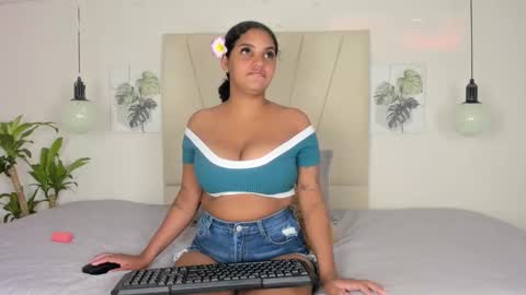 Snapshot of ashley_ebony__ chatting on February 12, 12:44 pm Ashley online show from February 12, 12:44 pm