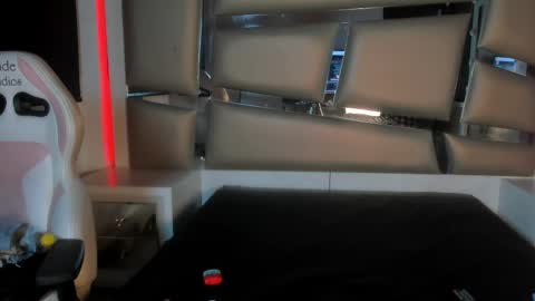 Snapshot of ashley_js chatting on October 7, 8:00 am ashley_js online show from October 7, 8:00 am