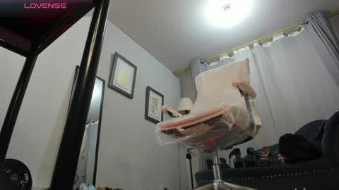 ashley_leon_ online show from January 14, 12:03 pm