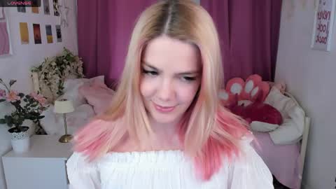 Snapshot of ashley_swan chatting on April 13, 7:41 pm Ashley next stream on Sunday online show from April 13, 7:41 pm