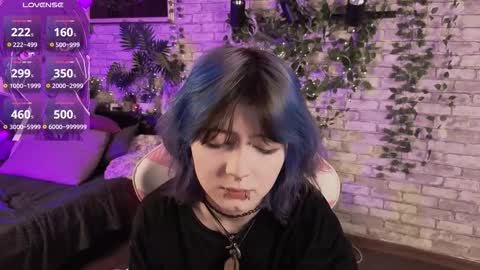 Snapshot of ashley_veil chatting on February 23, 9:01 pm Ashley online show from February 23, 9:01 pm