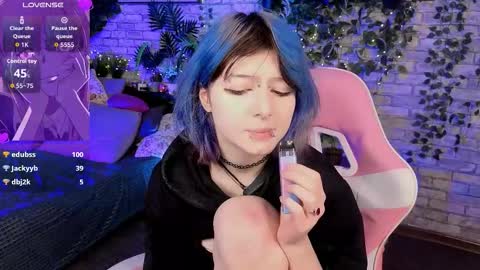 Snapshot of ashley_veil chatting on February 26, 9:36 pm Ashley online show from February 26, 9:36 pm