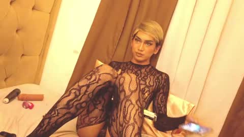 Snapshot of ashleyfakarats chatting on May 12, 7:00 pm Ashley online show from May 12, 7:00 pm