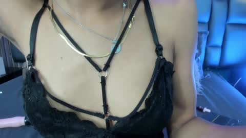 AshleyHill online show from February 5, 6:35 am