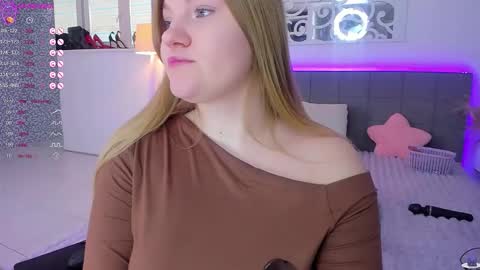 AshleyJonse online show from November 25, 6:13 am