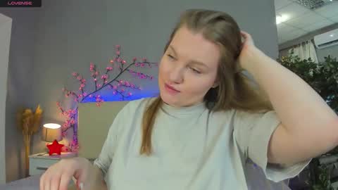 AshleyJonse online show from April 3, 5:05 am