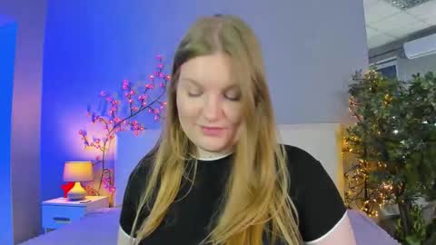 Snapshot of ashleyjonse chatting on May 17, 5:16 am AshleyJonse online show from May 17, 5:16 am
