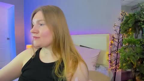 Snapshot of ashleyjonse chatting on June 1, 4:14 am AshleyJonse online show from June 1, 4:14 am